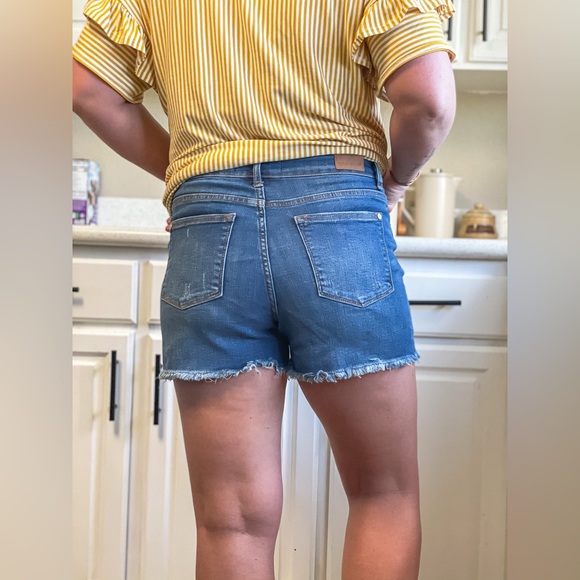 Judy Blue Shorts - Picture 3 of 5